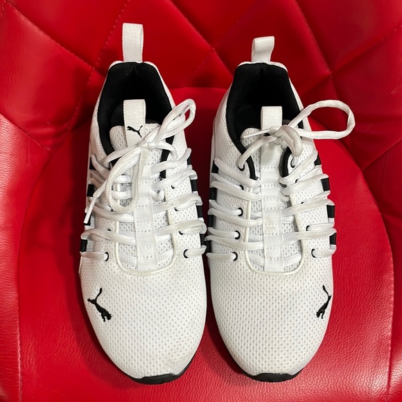 PUMA Unisex- Axelion Mesh Running Shoe Size 6C - Picture 2 of 10